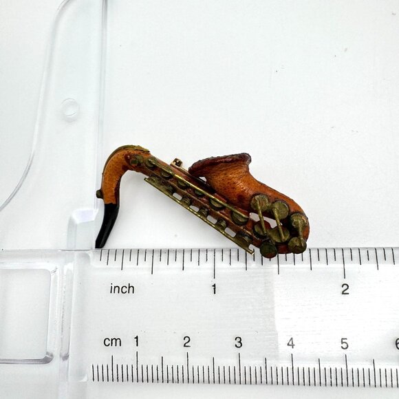 Leather Saxaphone Brooch Pin Brown Brass Vintage 7/8 x 1 3/4" Musical Instrument - Picture 3 of 8